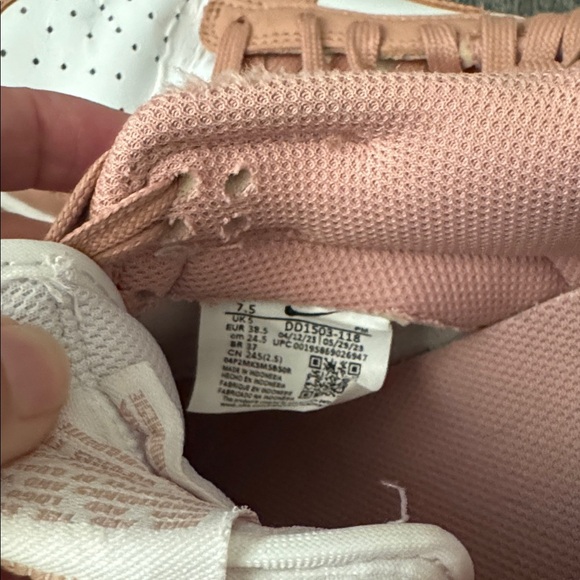 NIKE Dunk Low in Rose Whisper, size 7.5 - Picture 5 of 7